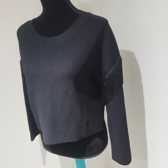 Lea & Viola Ribbed Cropped Long Sleeve Sweater with Fringe Size Large Black - Picture 3 of 11